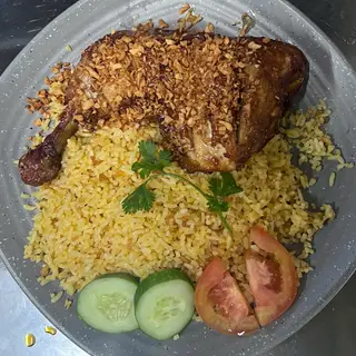 Hình ảnh Cơm gà chiên nước mắm