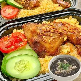 Hình ảnh Cơm Gà Góc 4 + Canh Rong Biển