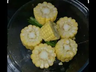 Hình ảnh Bắp hấp kèm