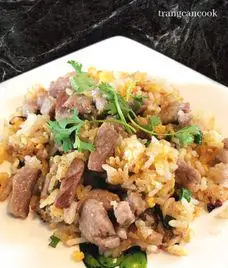 Hình ảnh Cơm chiên thịt heo xào sa tế