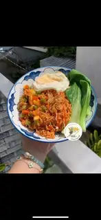 Hình ảnh Mì Trộn Trứng Phụng Hoàng – Trộn Sẵn Sốt
