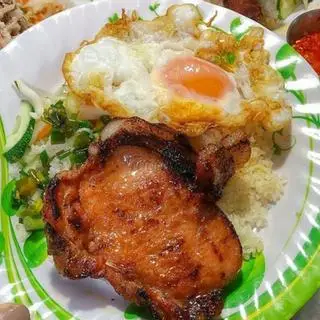 Hình ảnh Cơm sườn ốp la