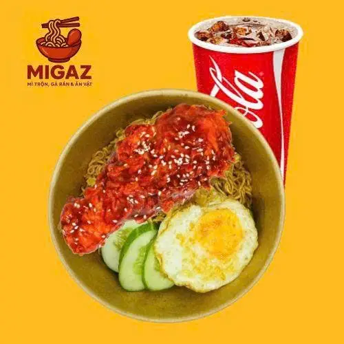 Hình ảnh Combo: Mì trộn Indomie gà đùi sốt trứng - 1 ly nước ngọt size M
