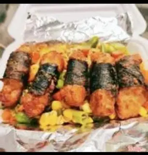 Hình ảnh mì trộn gà cuộn rong biển