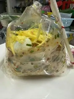 Hình ảnh Bánh tráng trộn mỡ hành - có sate