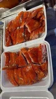 Hình ảnh 1/2 vịt quay da giòn 
