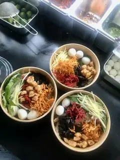 Hình ảnh Bánh tráng phơi sương trộn đặc biệt