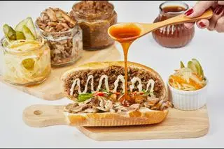 Hình ảnh Bánh Mì Pate Nướng Thịt