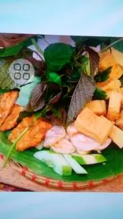 Hình ảnh Bún đậu chả cốm