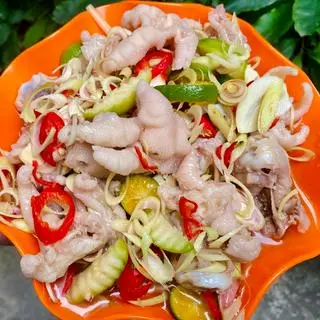 Hình ảnh Chân gà ngâm sả tắc mix cóc size vừa