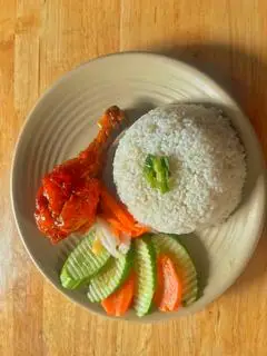 Hình ảnh Cơm tấm đùi tỏi gà