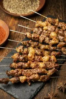 Hình ảnh Thịt bò nạc hoa nướng (5 xiên) - 烤雪花牛肉（5串）