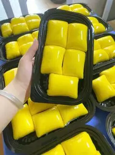 Hình ảnh Bánh Crep sầu riêng hộp 5 cái 