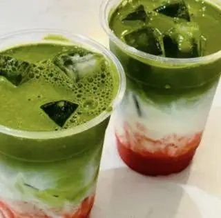 Hình ảnh Matcha latte dâu