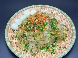 Hình ảnh Bánh Tráng Sợi Trộn Mỡ Hành
