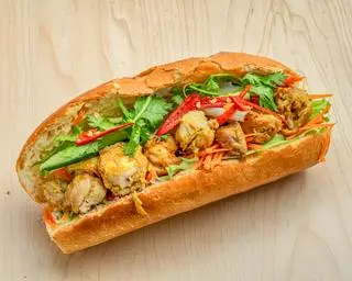 Hình ảnh Nhiều nhân thịt gà nướng bánh mì