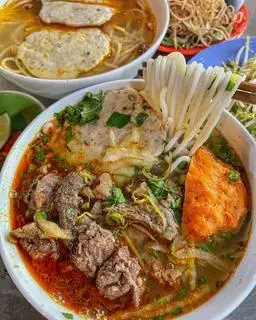 Hình ảnh Bún bò tái nạm chả 