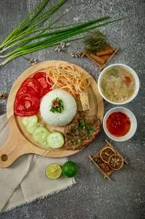 Hình ảnh Cơm tấm sườn chả