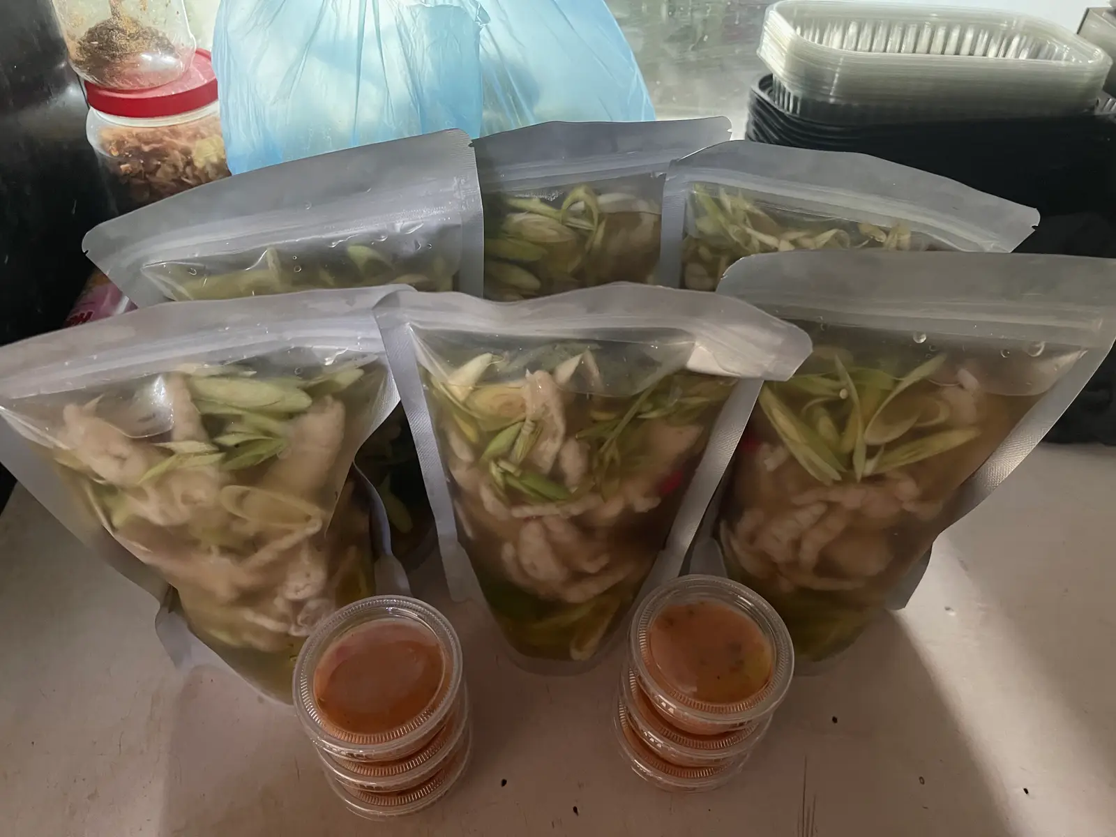 Hình ảnh Chân gà rút xương ngâm sả tắc 7-8 chân