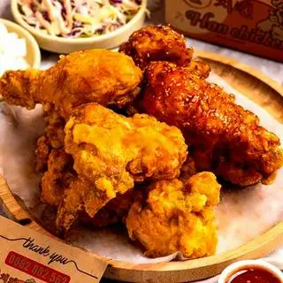 Hình ảnh Gà mix nửa con (Nửa truyền thống - Nửa sốt tương tỏi)