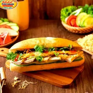 Hình ảnh Bánh mì chả truyền thống - trứng