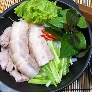 Hình ảnh Cơm Thịt Luộc Mắm Nêm