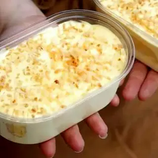 Hình ảnh Bánh bông lan kem trứng dừa nướng nhỏ