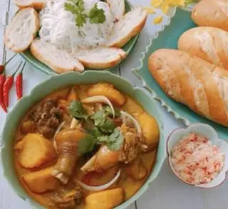 Hình ảnh Gà Ri Bánh Mì