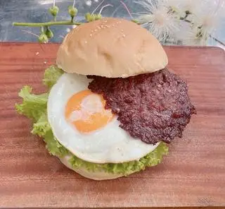 Hình ảnh Hamburger Bò Trứng