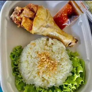 Hình ảnh Cơm Gà xối mỡ 