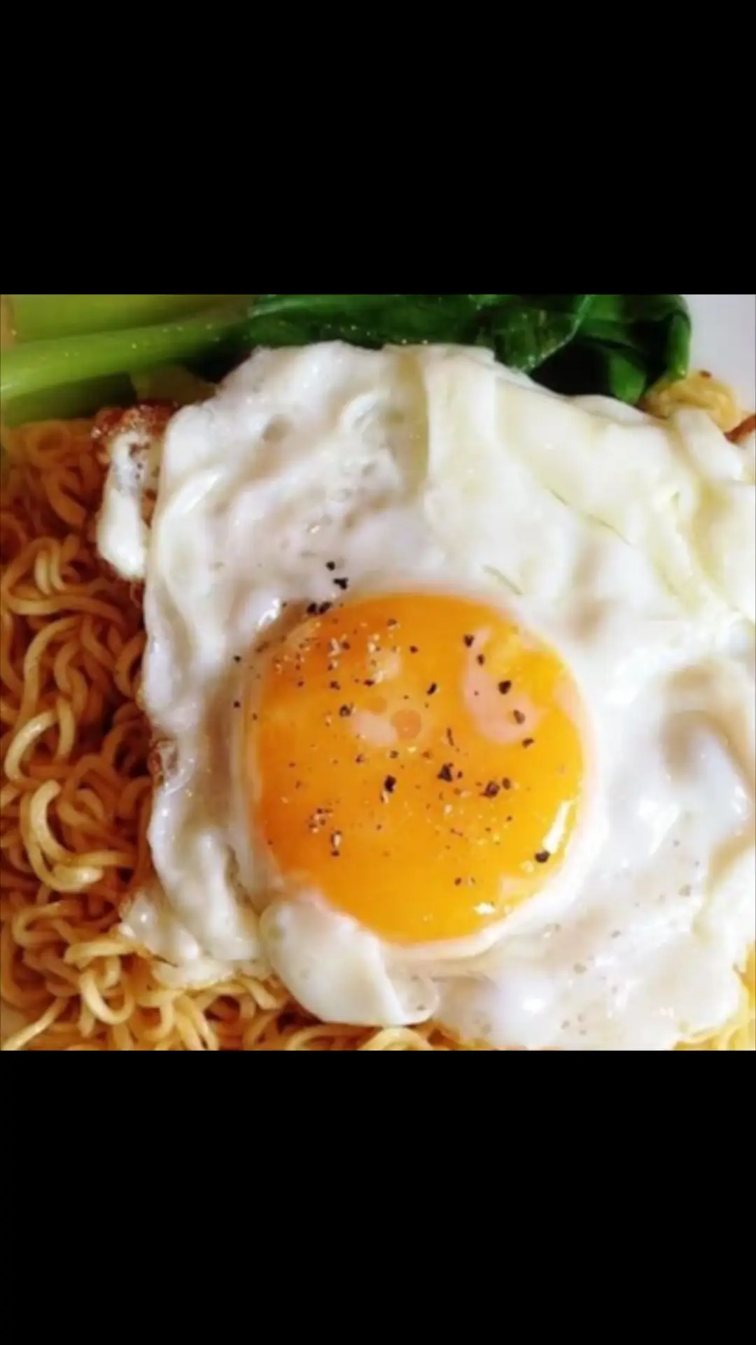 Hình ảnh Mì Trộn Trứng Ốp La