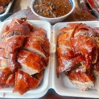 Hình ảnh Nguyên con vịt quay truyền thống - kèm xôi