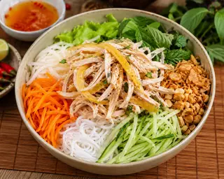 Hình ảnh Bún Trộn Gà xé