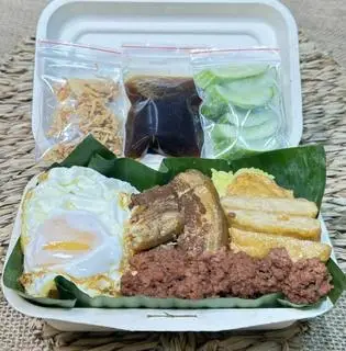 Hình ảnh XÔI THẬP CẨM 1: Thịt Kho + Chả Cốm + Pate + Trứng Ốp Lòng Đào