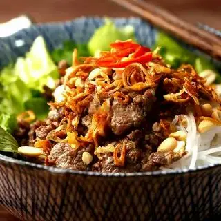 Hình ảnh Bún bò trộn đặc biệt