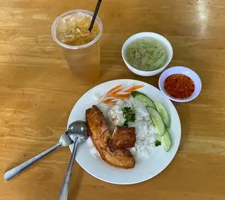 Hình ảnh Cơm tấm Ba rọi + Canh cải