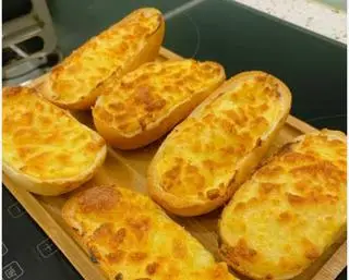 Hình ảnh Bánh Mì nướng Phô Mai Hải Phòng