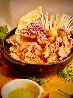 Hình ảnh Mì cay bò kim chi