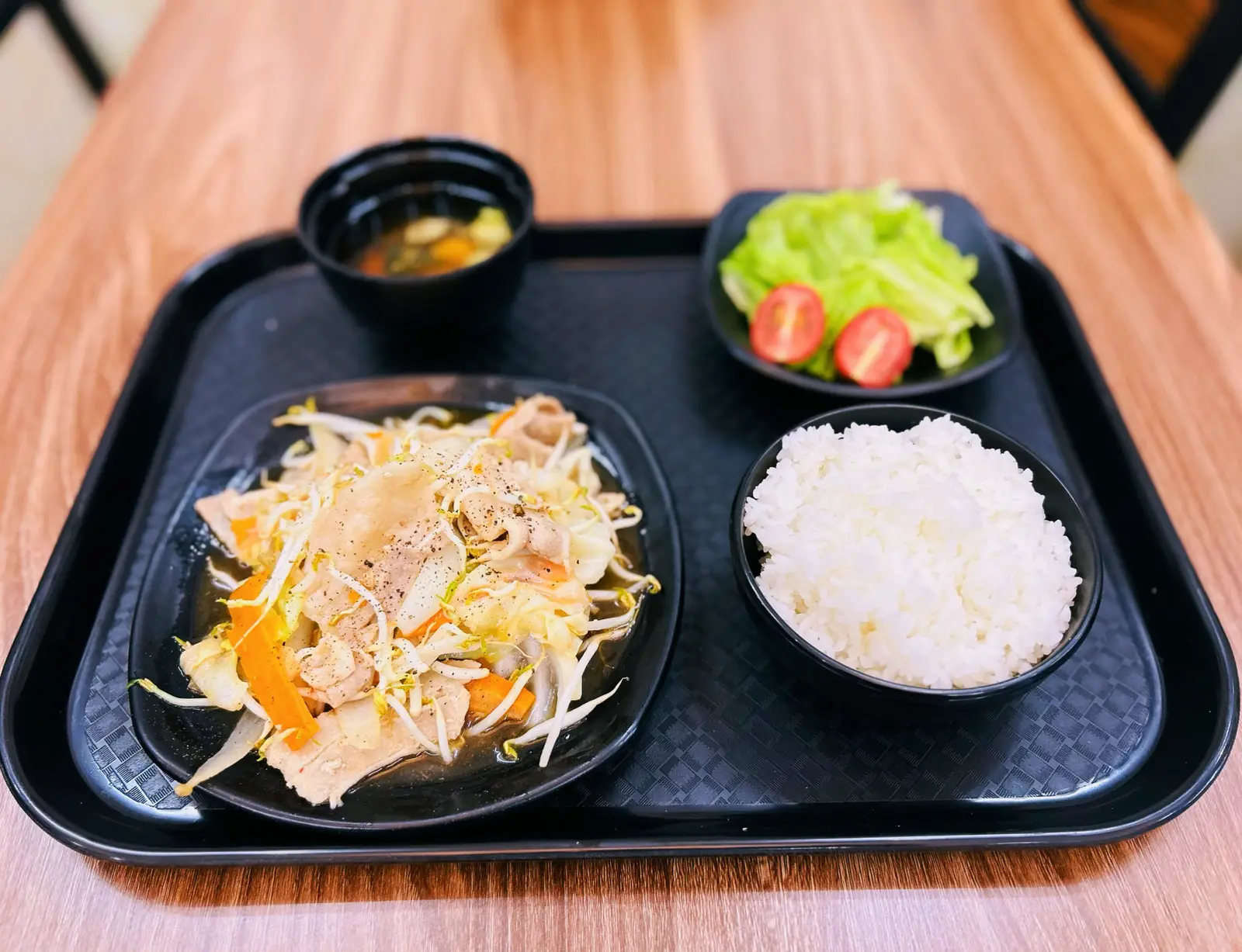 Hình ảnh Set cơm rau xào thịt lợn