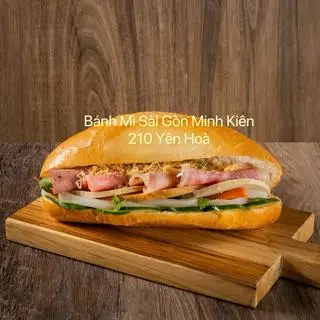 Hình ảnh Combo 4 bánh mì thịt chả lớn tặng 1 chai trà thái