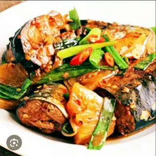 Hình ảnh Cơm cá nục kho