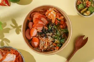 Hình ảnh Cơm Trôn Xúc xích