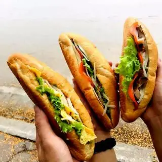Hình ảnh Bánh mỳ trứng - sốt dưa chuột
