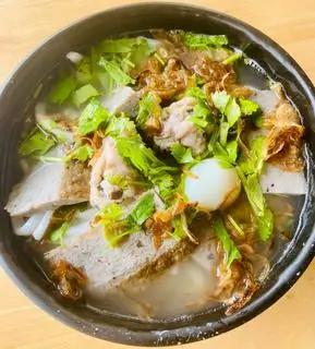 Hình ảnh Bánh canh chả cá + mọc + trứng cút