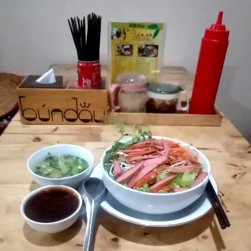 Hình ảnh Bún trộn xúc xích