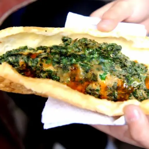 Hình ảnh Bánh mì trứng ngải cứu