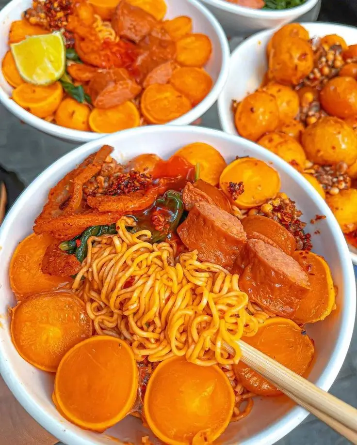 Hình ảnh 2 mì gà xiên que ko cay