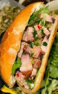 Hình ảnh BÁNH MÌ HEO QUAY