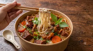 Hình ảnh Hủ tiếu bò kho đặc biệt - Special Vietnamese beef stew with rice noodles
