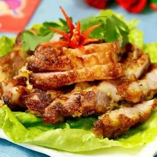Hình ảnh Cơm Ba Rọi Chiên Sả + CoCa (kèm tẩy đá)